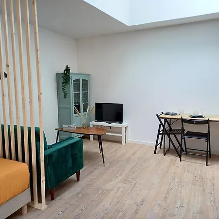 Apartment Garden Studio-jardin-spacieux-emplacement Ideal